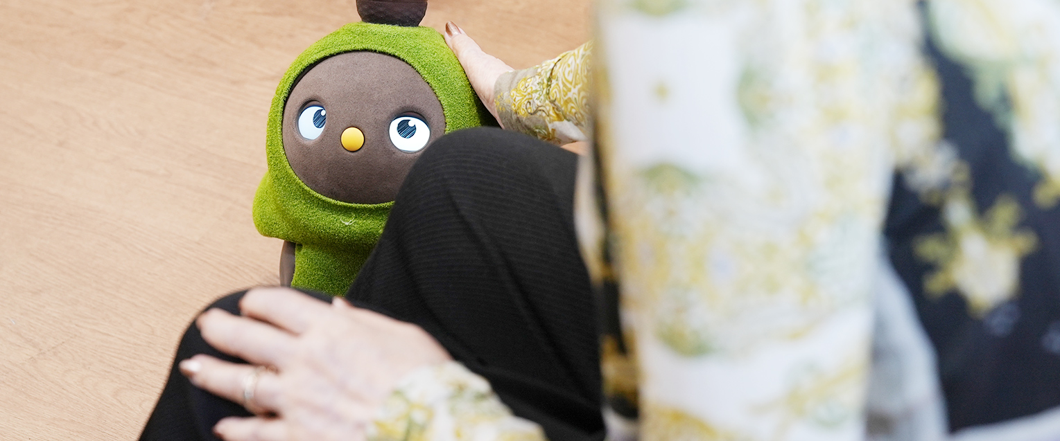 在宅のご利用者にとってLOVOTの存在は日常生活の動作の能力向上につながる